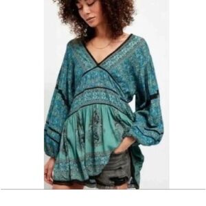 Free People Women’s Paisley Tunic Top V Neck Size S Ballon Sleeve